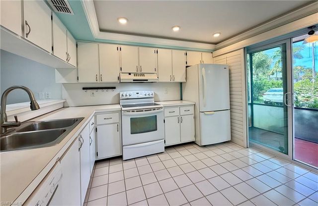 4001 Ice Castle WAY 1, Naples, FL 34112
