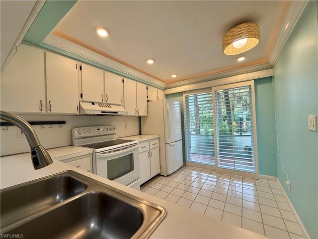 4001 Ice Castle WAY 1, Naples, FL 34112