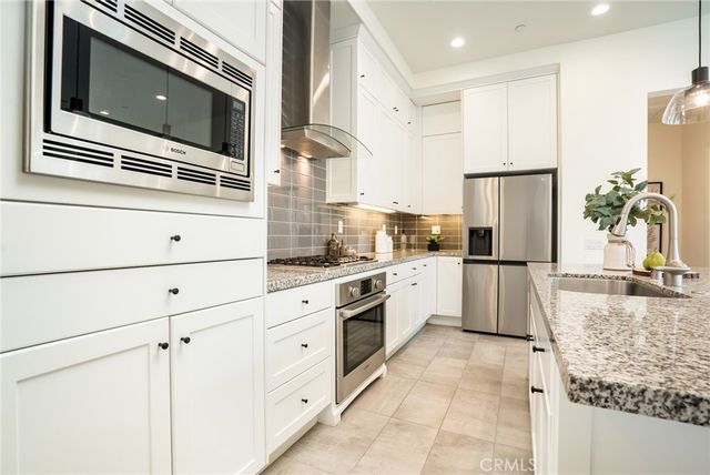 106 Nature Walk, Irvine, CA 92618