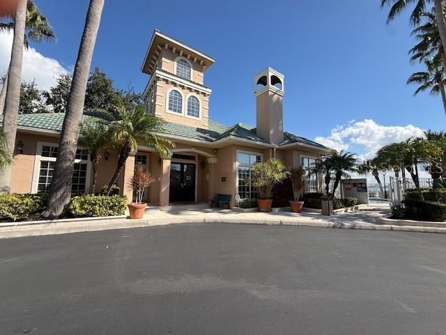 2212 BAY CLUB CIRCLE 2212, Tampa, FL 33607