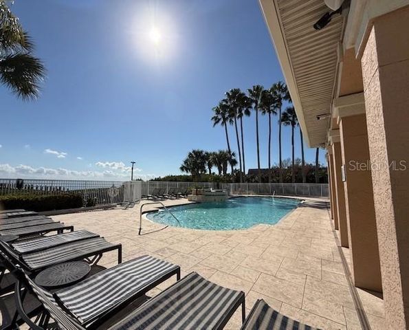 2212 BAY CLUB CIRCLE 2212, Tampa, FL 33607