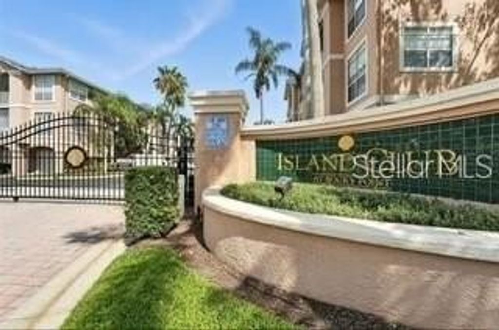 2212 BAY CLUB CIRCLE 2212, Tampa, FL 33607