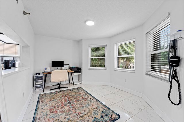 6614 Villa Sonrisa Drive 123, Boca Raton, FL 33433