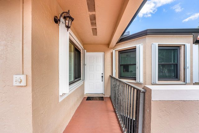 6614 Villa Sonrisa Drive 123, Boca Raton, FL 33433