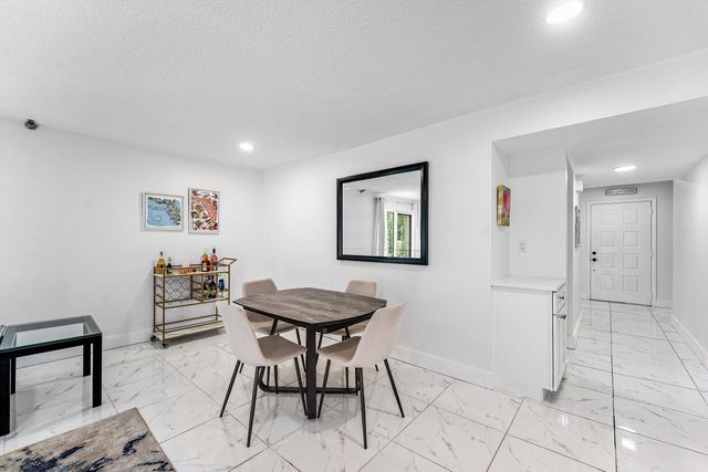 6614 Villa Sonrisa Drive 123, Boca Raton, FL 33433