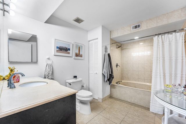 6614 Villa Sonrisa Drive 123, Boca Raton, FL 33433