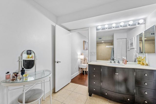 6614 Villa Sonrisa Drive 123, Boca Raton, FL 33433