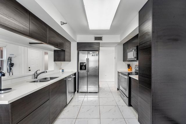 6614 Villa Sonrisa Drive 123, Boca Raton, FL 33433