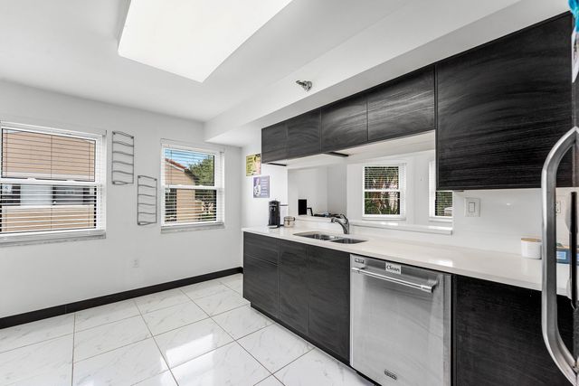 6614 Villa Sonrisa Drive 123, Boca Raton, FL 33433