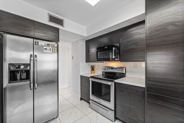 6614 Villa Sonrisa Drive 123, Boca Raton, FL 33433