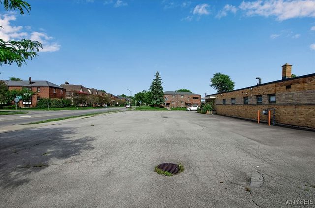 672 Kenmore Avenue, Buffalo, NY 14216