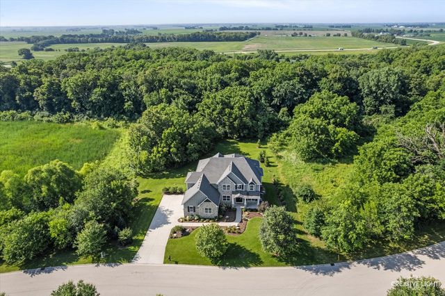 7206 Fitkins Drive, Oswego, IL 60543