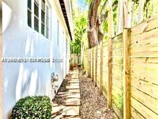 400 NE 86th St 400, El Portal, FL 33138