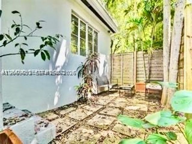 400 NE 86th St 400, El Portal, FL 33138