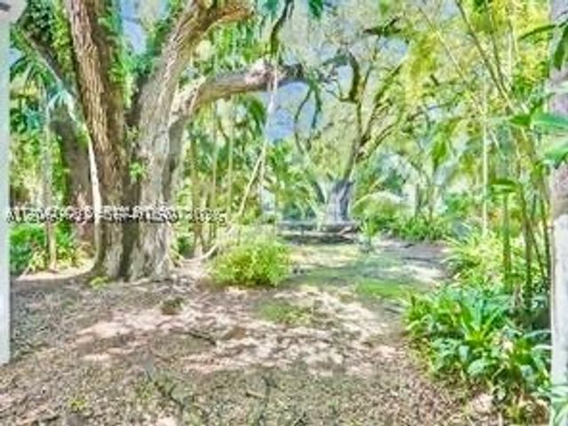 400 NE 86th St 400, El Portal, FL 33138