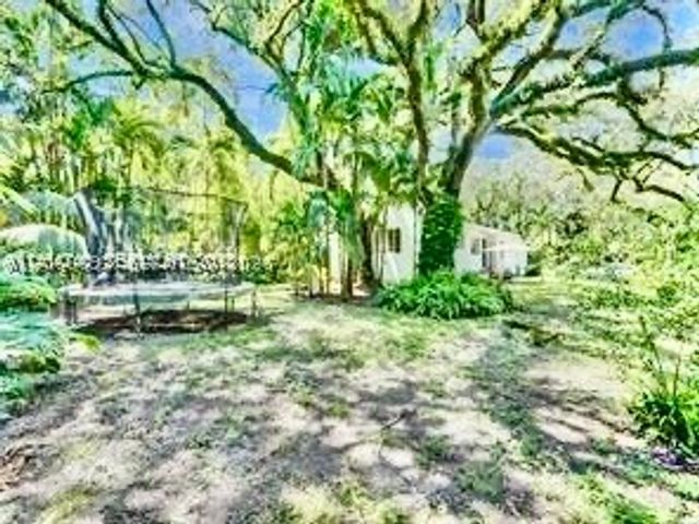 400 NE 86th St 400, El Portal, FL 33138