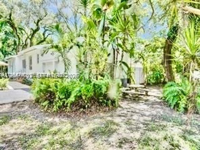 400 NE 86th St 400, El Portal, FL 33138