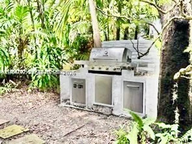 400 NE 86th St 400, El Portal, FL 33138