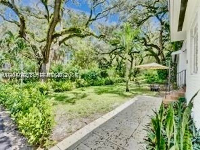 400 NE 86th St 400, El Portal, FL 33138