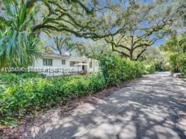400 NE 86th St 400, El Portal, FL 33138