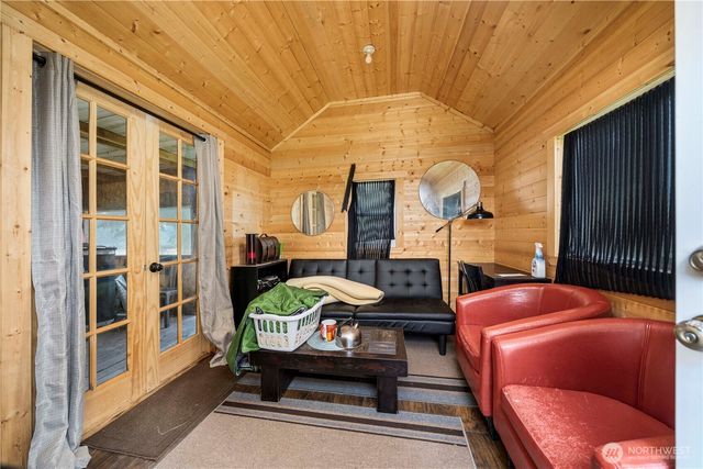 14435 Vail Cut Off Road SE, Rainier, WA 98576