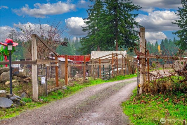 14435 Vail Cut Off Road SE, Rainier, WA 98576