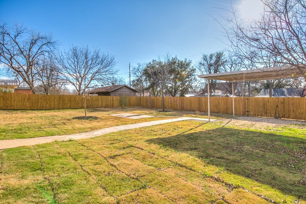 Image 28 of property listing at 11 Clark Dr, San Angelo, TX 76904