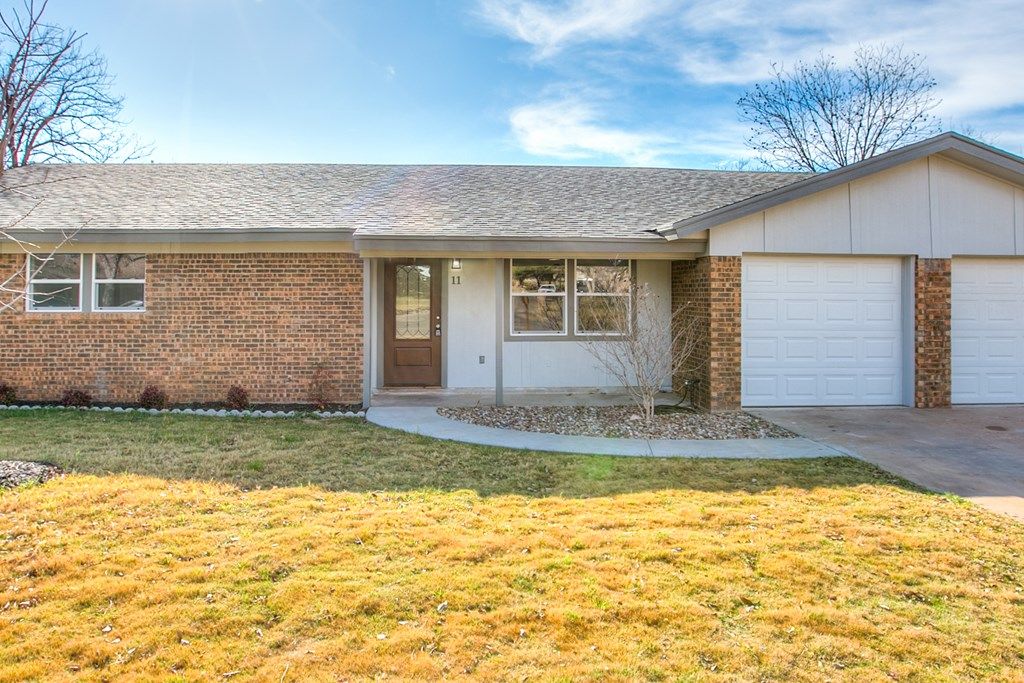 Image 3 of property listing at 11 Clark Dr, San Angelo, TX 76904