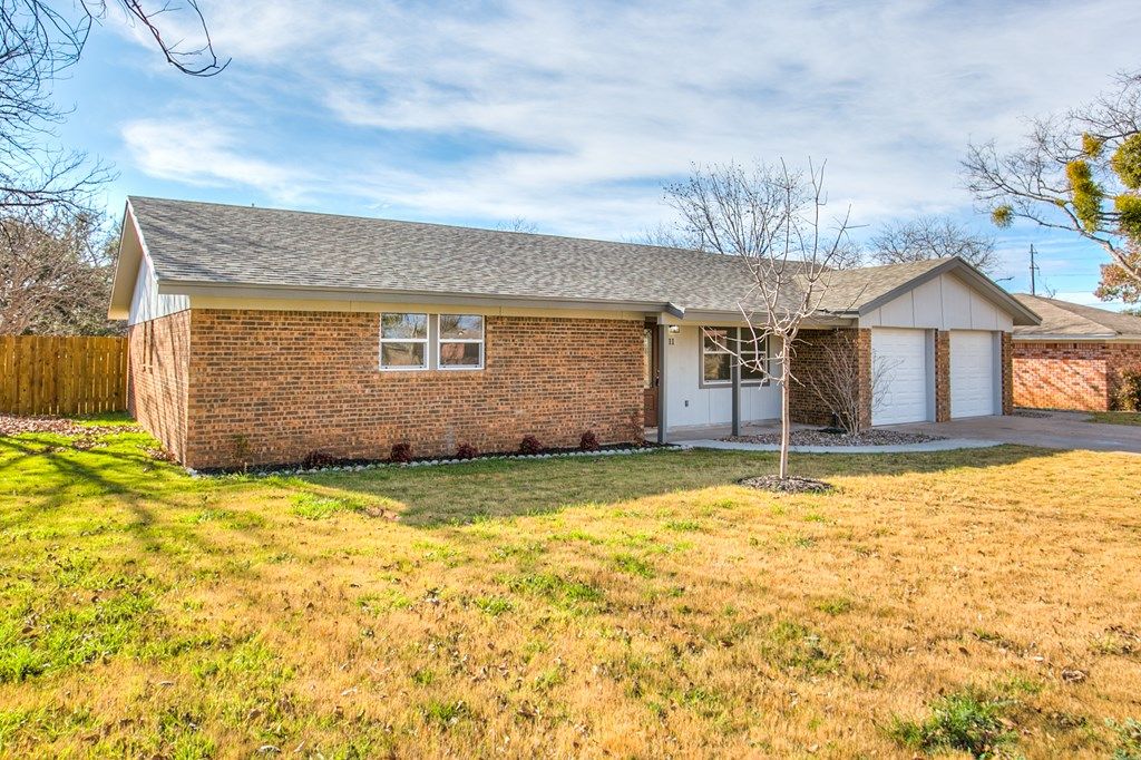 Image 4 of property listing at 11 Clark Dr, San Angelo, TX 76904