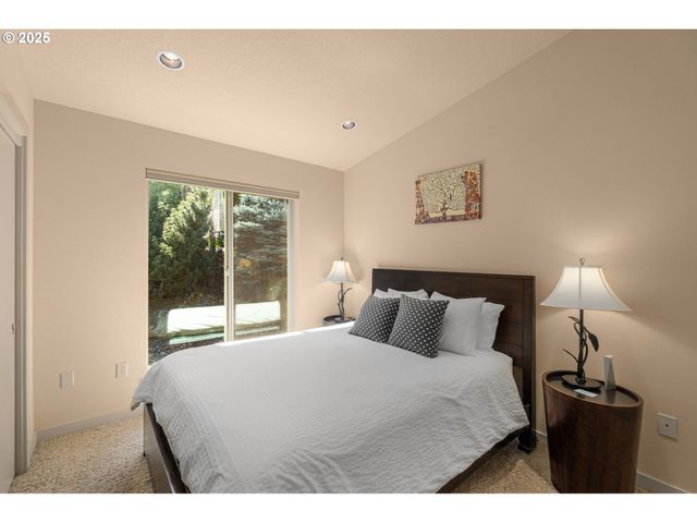 2217 CLEARWATER Ln, Hood River, OR 97031