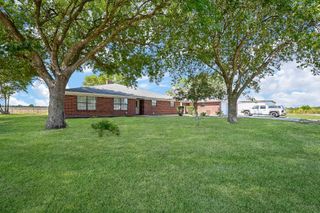 7211 Mikes Street, Wallis, TX 77485