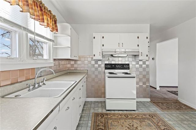 923 Kickapoo Street, Leavenworth, KS 66048