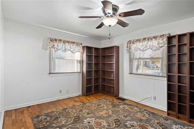 923 Kickapoo Street, Leavenworth, KS 66048