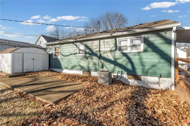 923 Kickapoo Street, Leavenworth, KS 66048