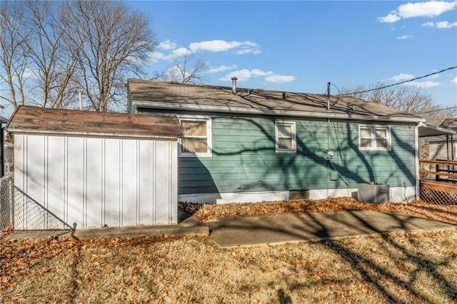 923 Kickapoo Street, Leavenworth, KS 66048
