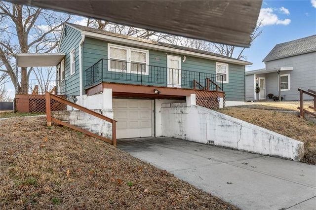 923 Kickapoo Street, Leavenworth, KS 66048