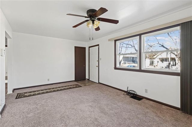 923 Kickapoo Street, Leavenworth, KS 66048