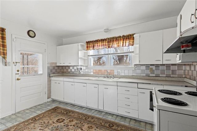 923 Kickapoo Street, Leavenworth, KS 66048