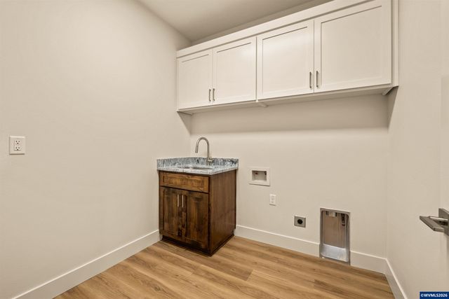 317 NE Clay St, Sublimity, OR 97385