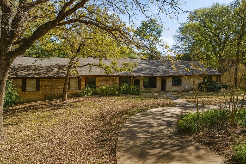 139 County Road 2428 Dead End Road, Mineola, TX 75773
