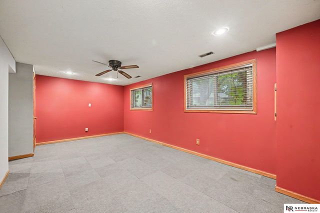 6708 S 139 Avenue Circle, Omaha, NE 68137
