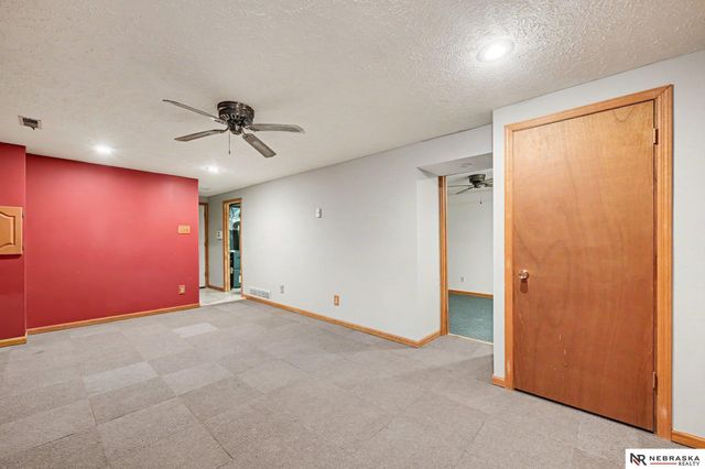 6708 S 139 Avenue Circle, Omaha, NE 68137