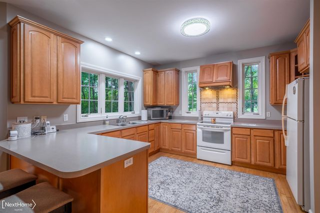 9185 N Island Drive, Flushing Twp, MI 48433