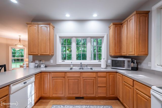 9185 N Island Drive, Flushing Twp, MI 48433