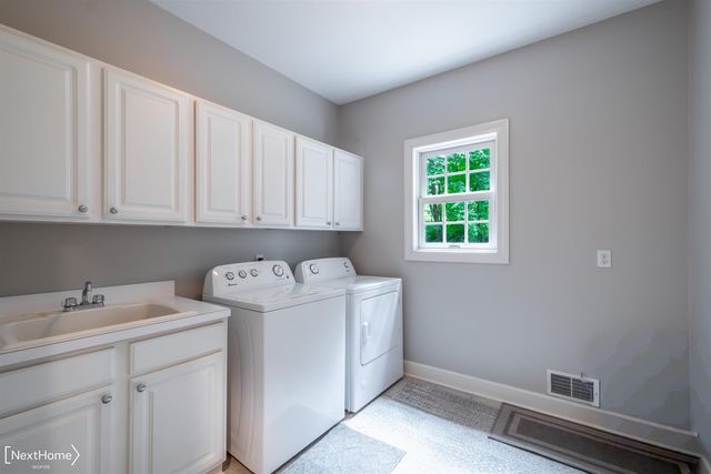 9185 N Island Drive, Flushing Twp, MI 48433