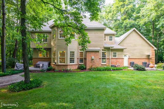 9185 N Island Drive, Flushing Twp, MI 48433