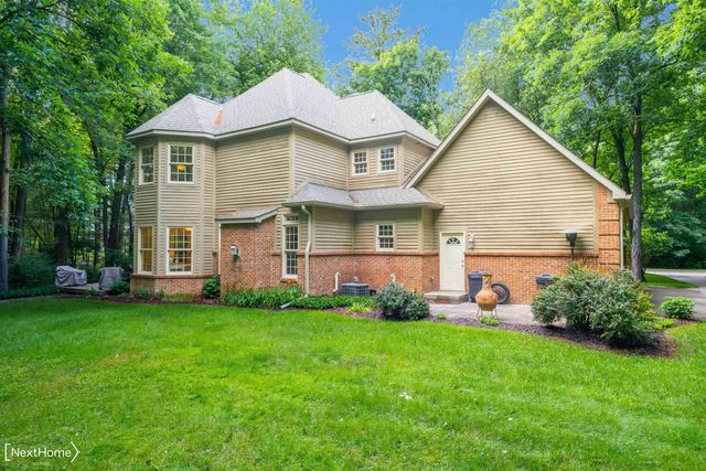 9185 N Island Drive, Flushing Twp, MI 48433