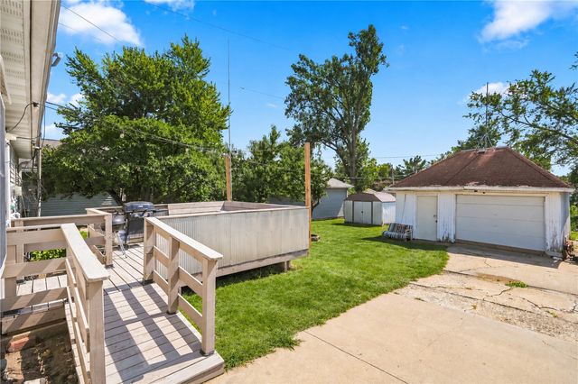 645 40th Street NE, Cedar Rapids, IA 52402