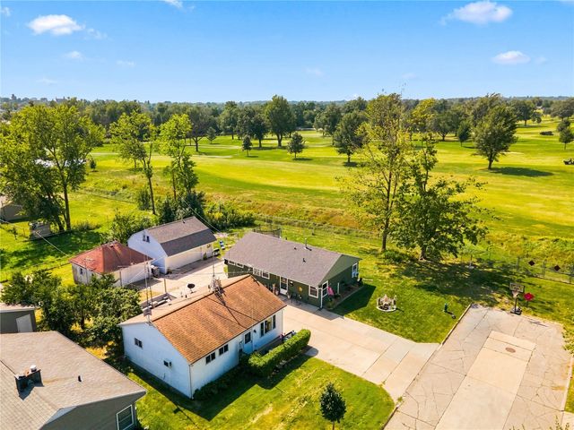 645 40th Street NE, Cedar Rapids, IA 52402