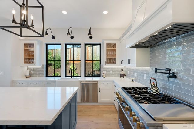 3724 Stanhope Ct, Santa Rosa, CA 95404